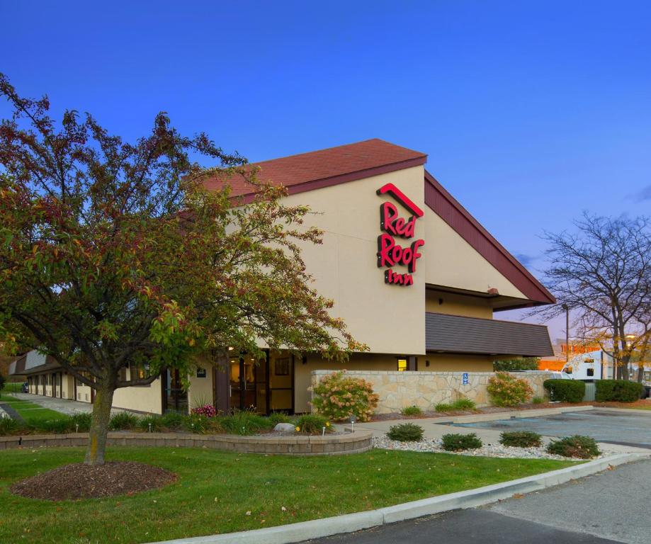 Red Roof Inn Detroit Metro Airport - Taylor Main image 1