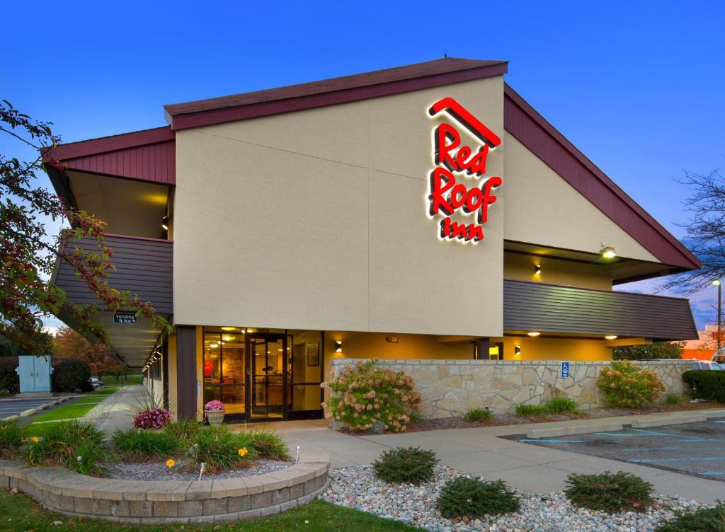 Red Roof Inn Detroit Metro Airport - Taylor Main image 2